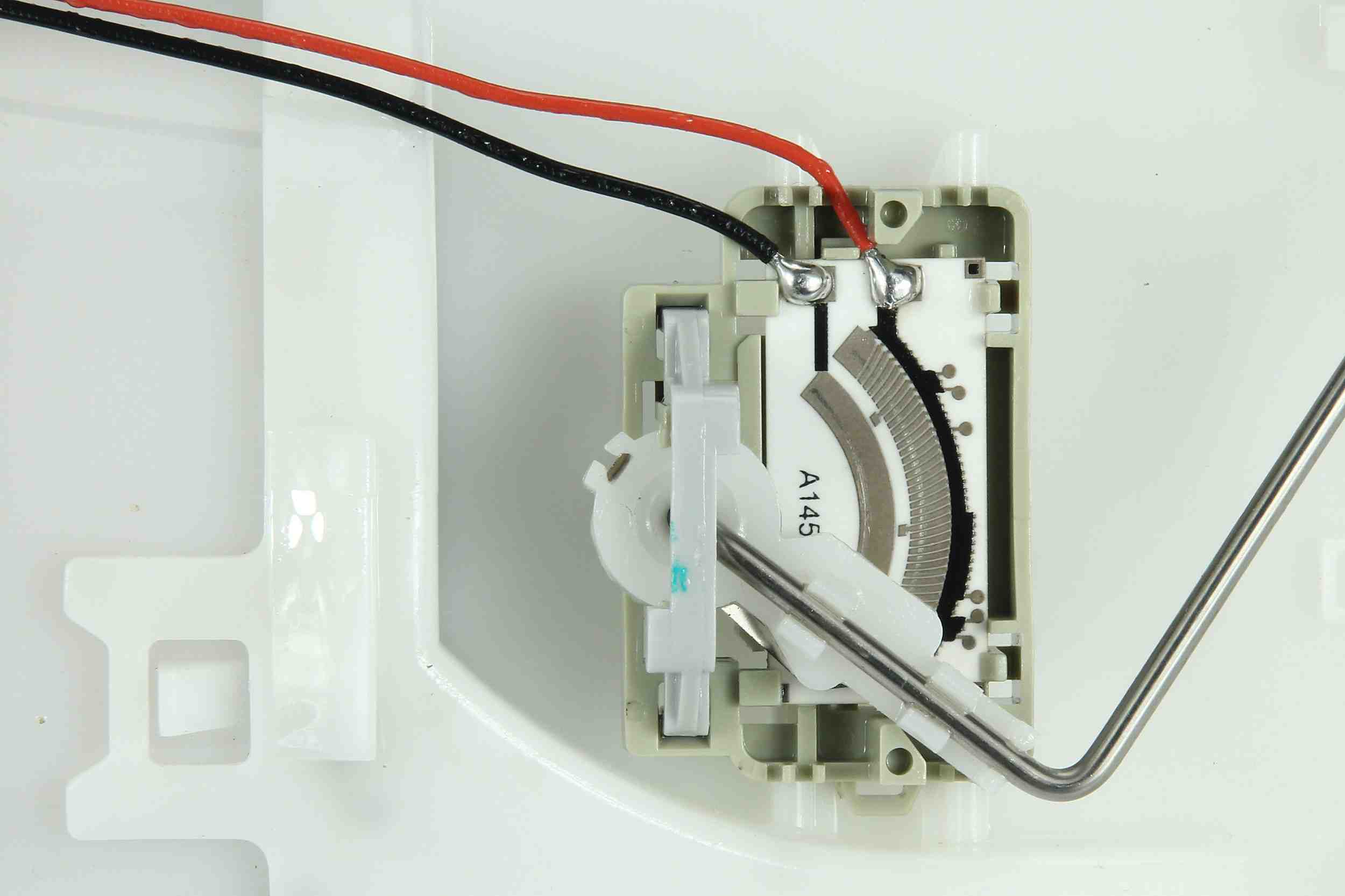 BMW F25 X3 Fuel Pump Assembly By Uro 16117314804 (Early Production) – image 2