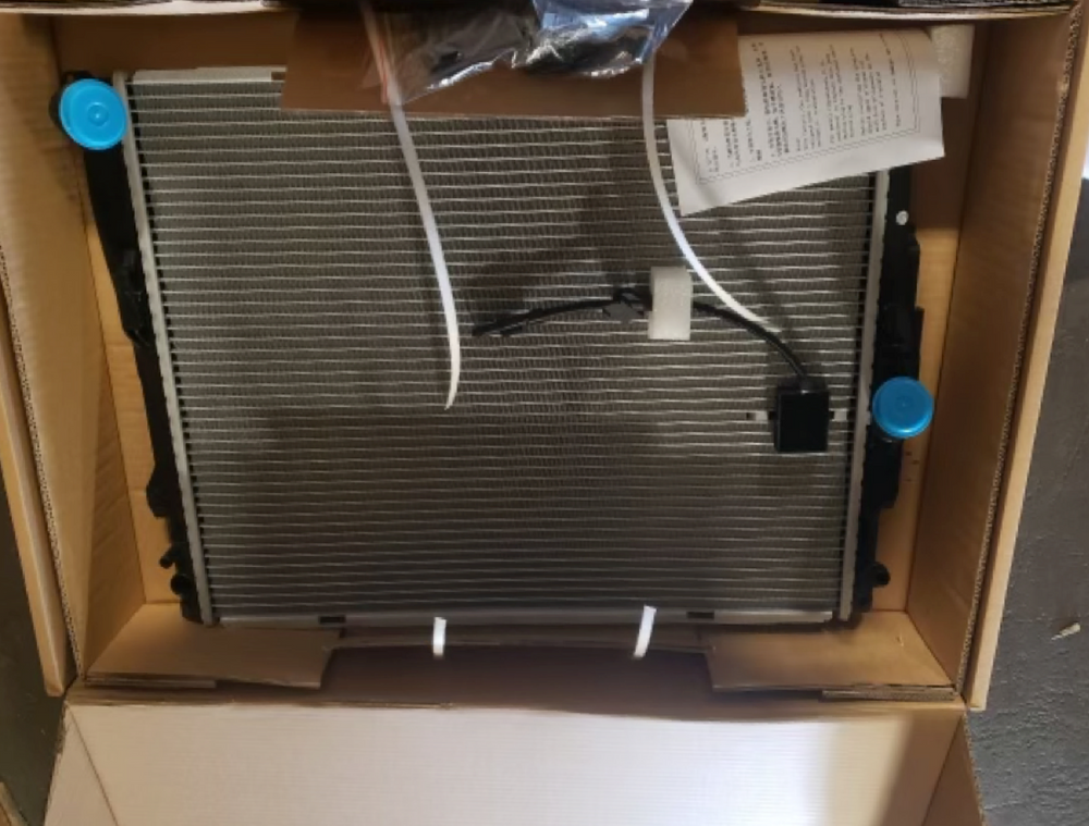 BMW 128i Engine Cooling Radiator W/ N51 By Hudson 17117537292 or 17117566339 – image 2