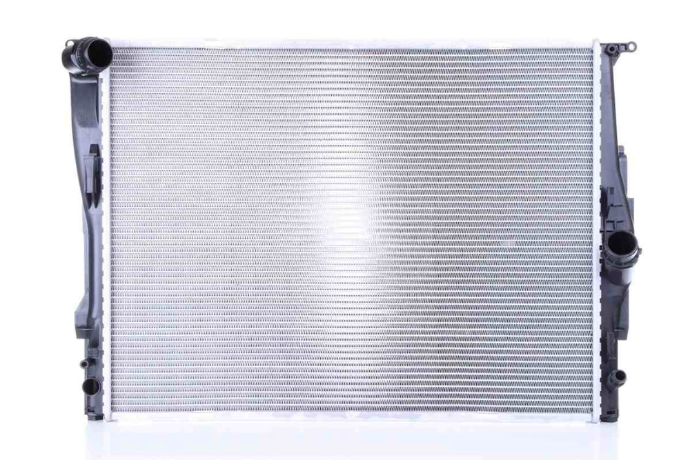 BMW E90/E92/E93 3-Series Engine Cooling Radiator By Nissens 17117562079 or 17117559273 – image 3