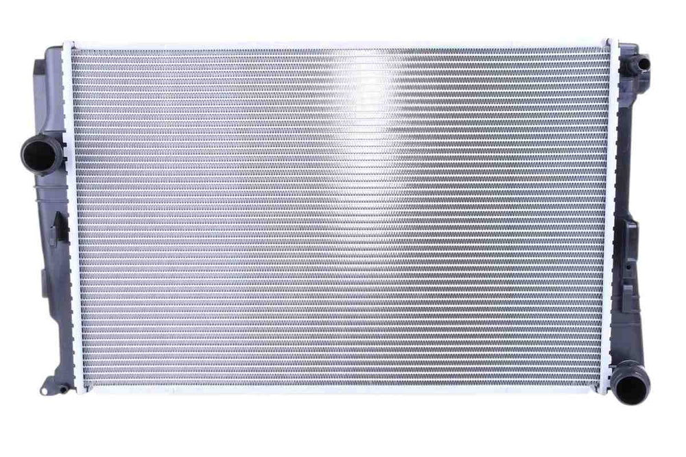 BMW F25 X3/X4 xDrive35i Engine Cooling Radiator By Nissens 17118623350 – image 2