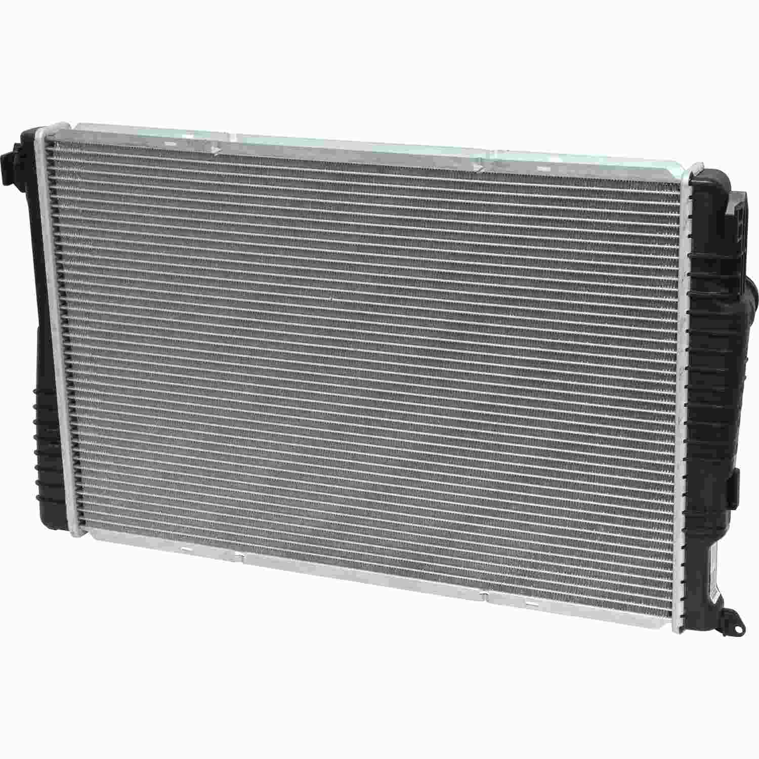BMW F25 X3/X4 xDrive35i Engine Cooling Radiator By UAC 17118623350 – image 2