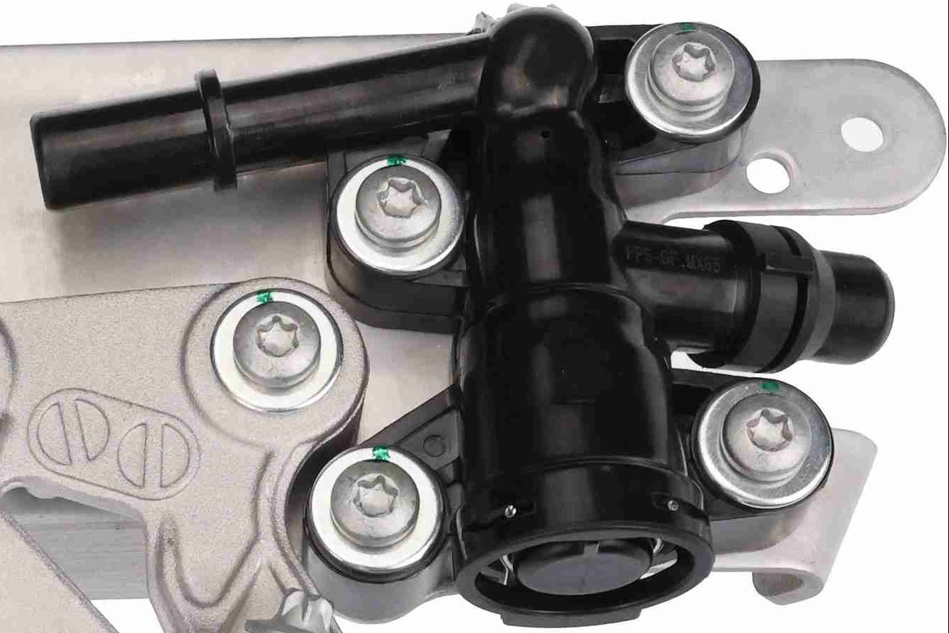 BMW F30 330i Transmission Oil Cooler By Behr 17218514515 – image 3