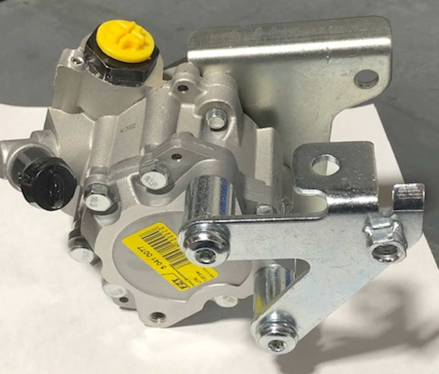 BMW E39 5-Series New Power Steering Pump OEM 32411097149 – image 3