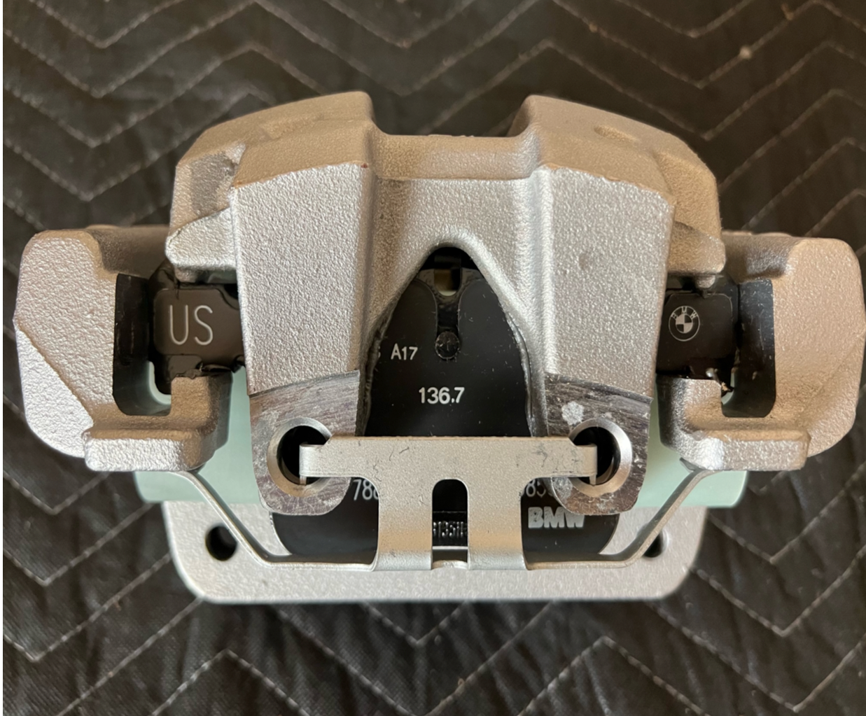 BMW F25 X3/X4 New Front Brake Caliper W/Pads OEM 34106790921 or 34106790922