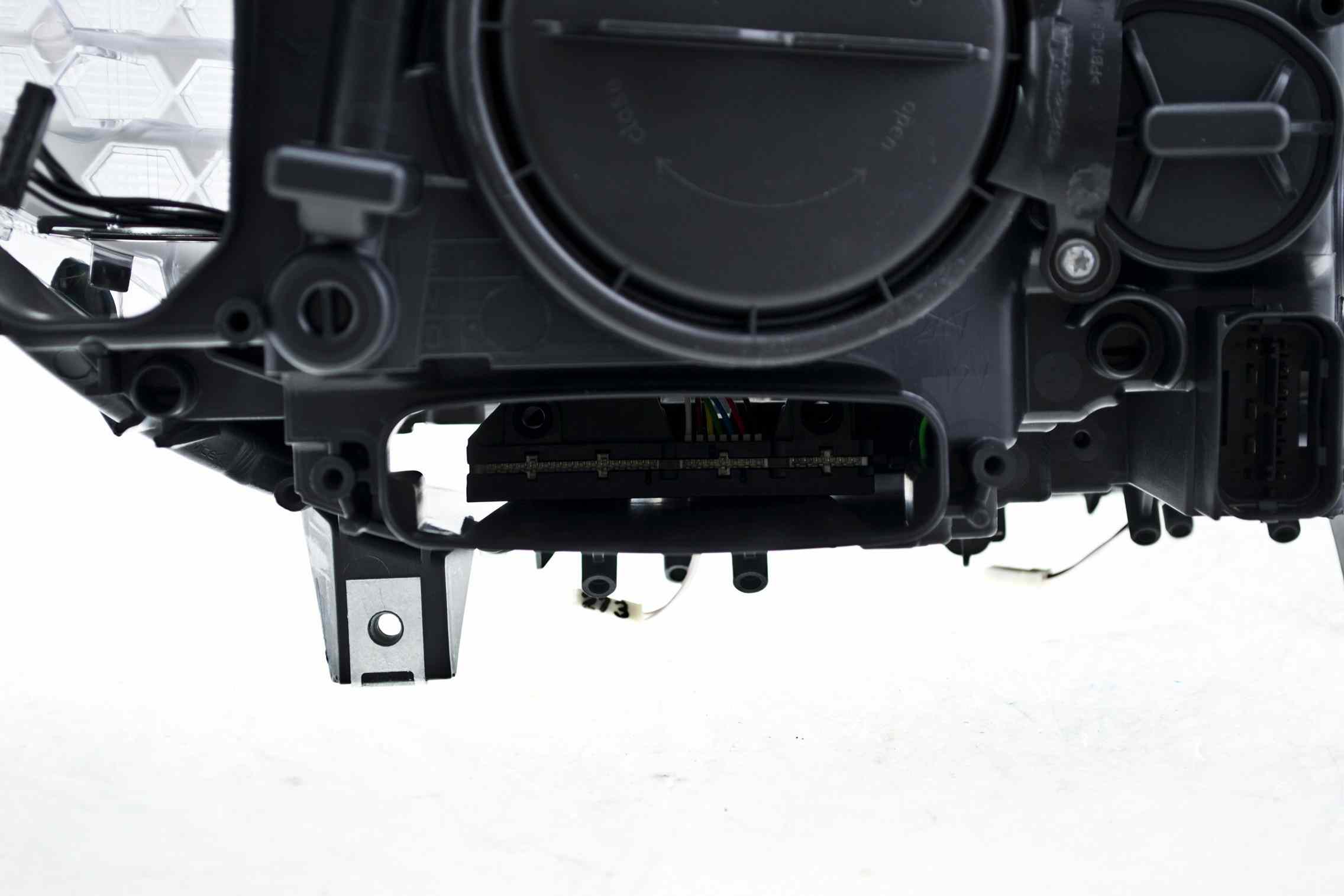 BMW F10 5-Series Xenon Headlight Assembly OEM 63117271903 or 63117271904 – image 3