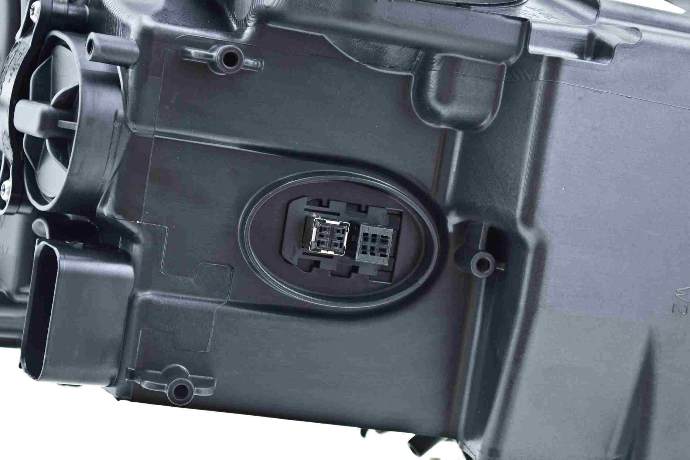 BMW F10 5-Series Xenon Headlight Assembly OEM 63117271903 or 63117271904 – image 5