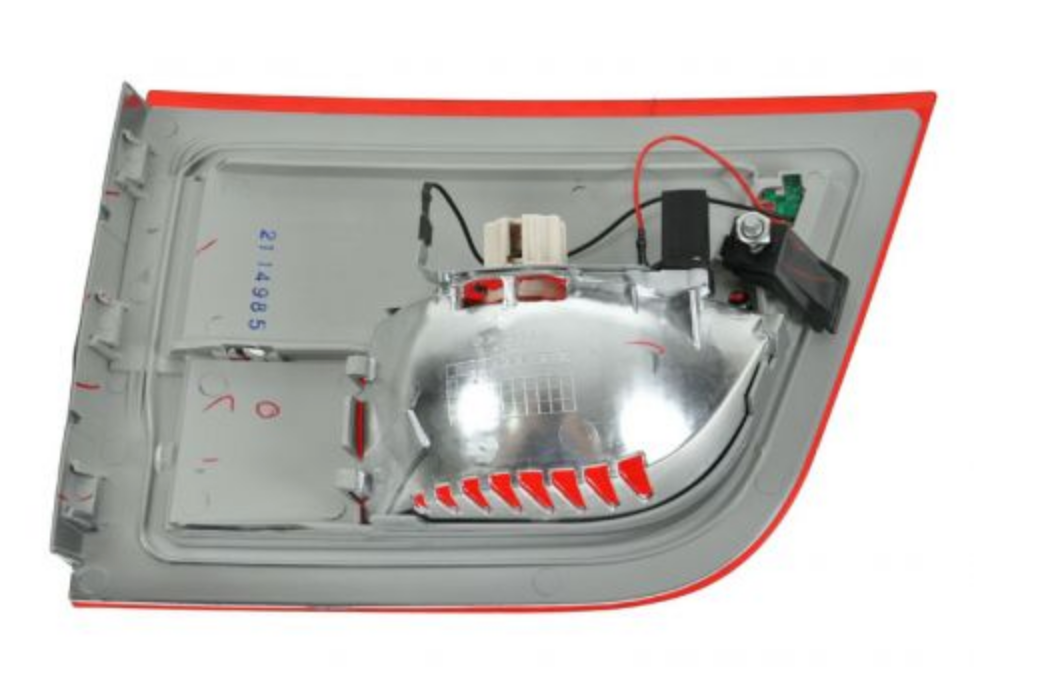 BMW E70 X5 Tail Light Hatch Mounted By Eagle 63217295339 or 63217295340 (2007-2010) – image 2