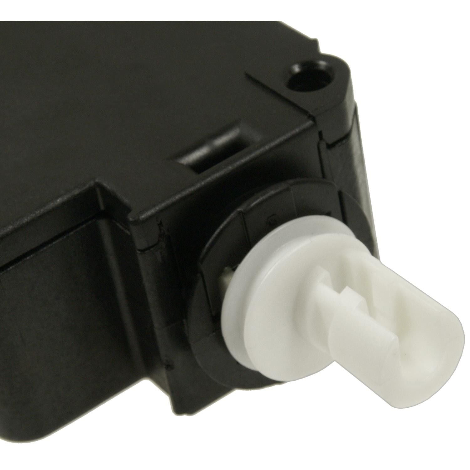 BMW E38 7-Series Fuel Door Actuator By Bapmic 67116987625 – image 3