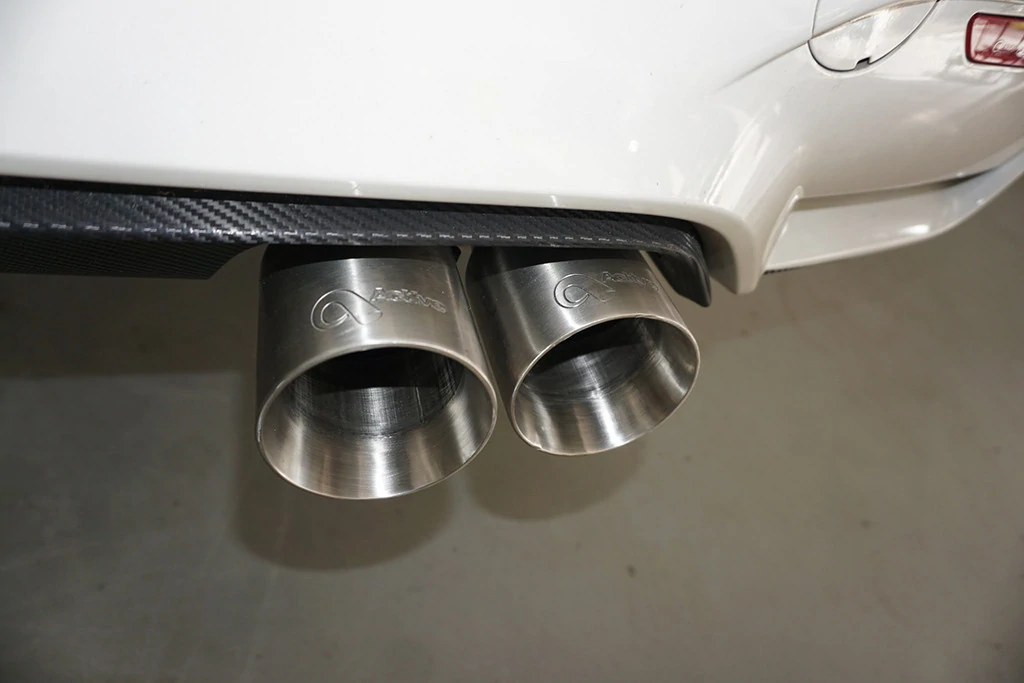 MAAD MAXX - F8X BMW M3 & M4 REAR EXHAUST SECTION - 3 CAN VALVED 11-073 – image 5