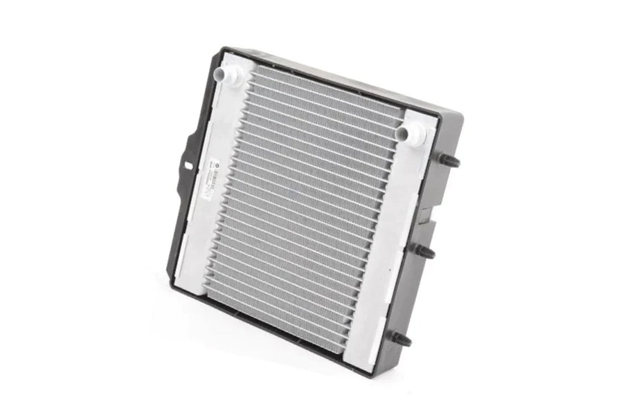 CSF BMW F8X M3/M4/M2C Auxiliary Radiator w/ Rock Guard 8258 – image 2