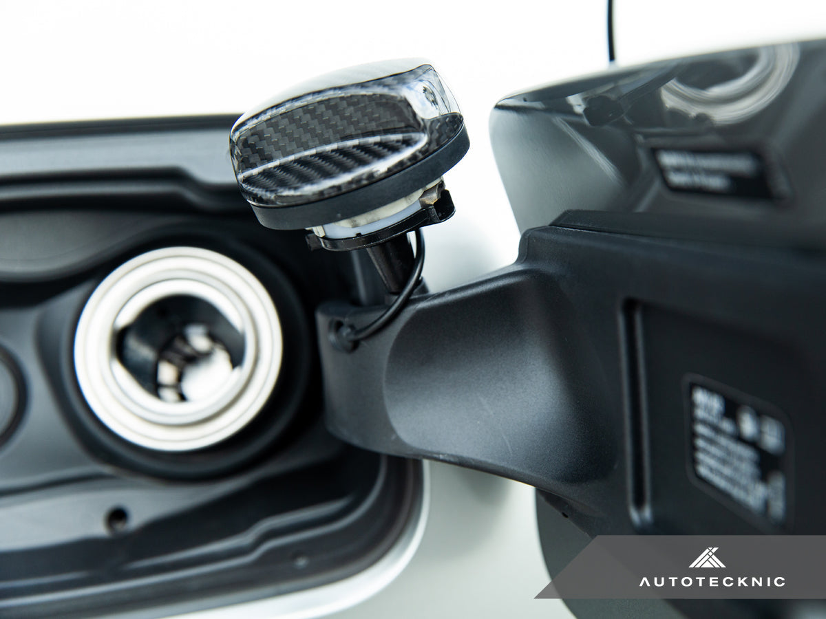 AUTOTECKNIC DRY CARBON COMPETITION FUEL CAP COVER - G05 X5 | G06 X6 | G07 X7 ATK-BM-0006-BC – image 4