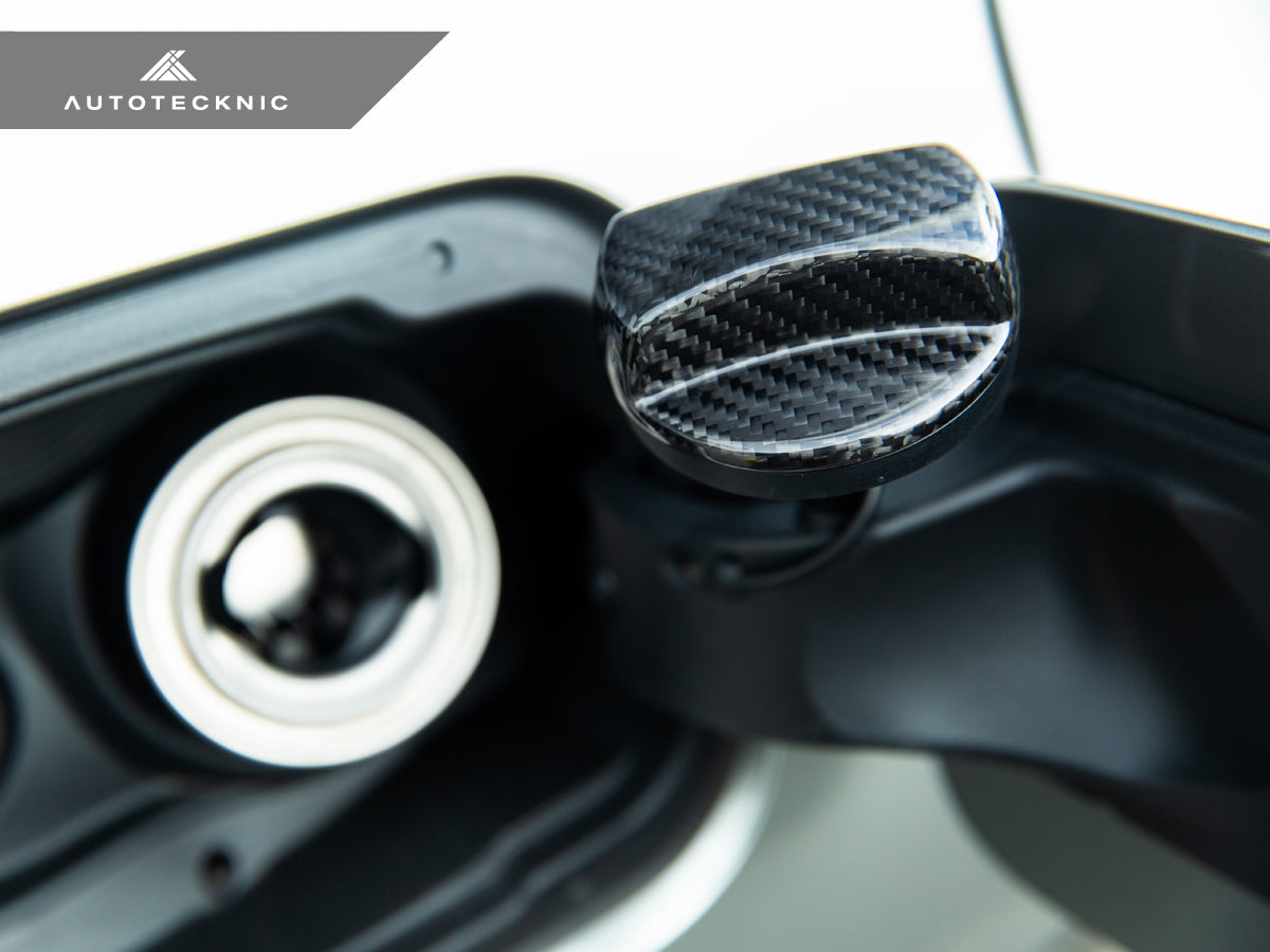 AUTOTECKNIC DRY CARBON COMPETITION FUEL CAP COVER - G05 X5 | G06 X6 | G07 X7 ATK-BM-0006-BC – image 6