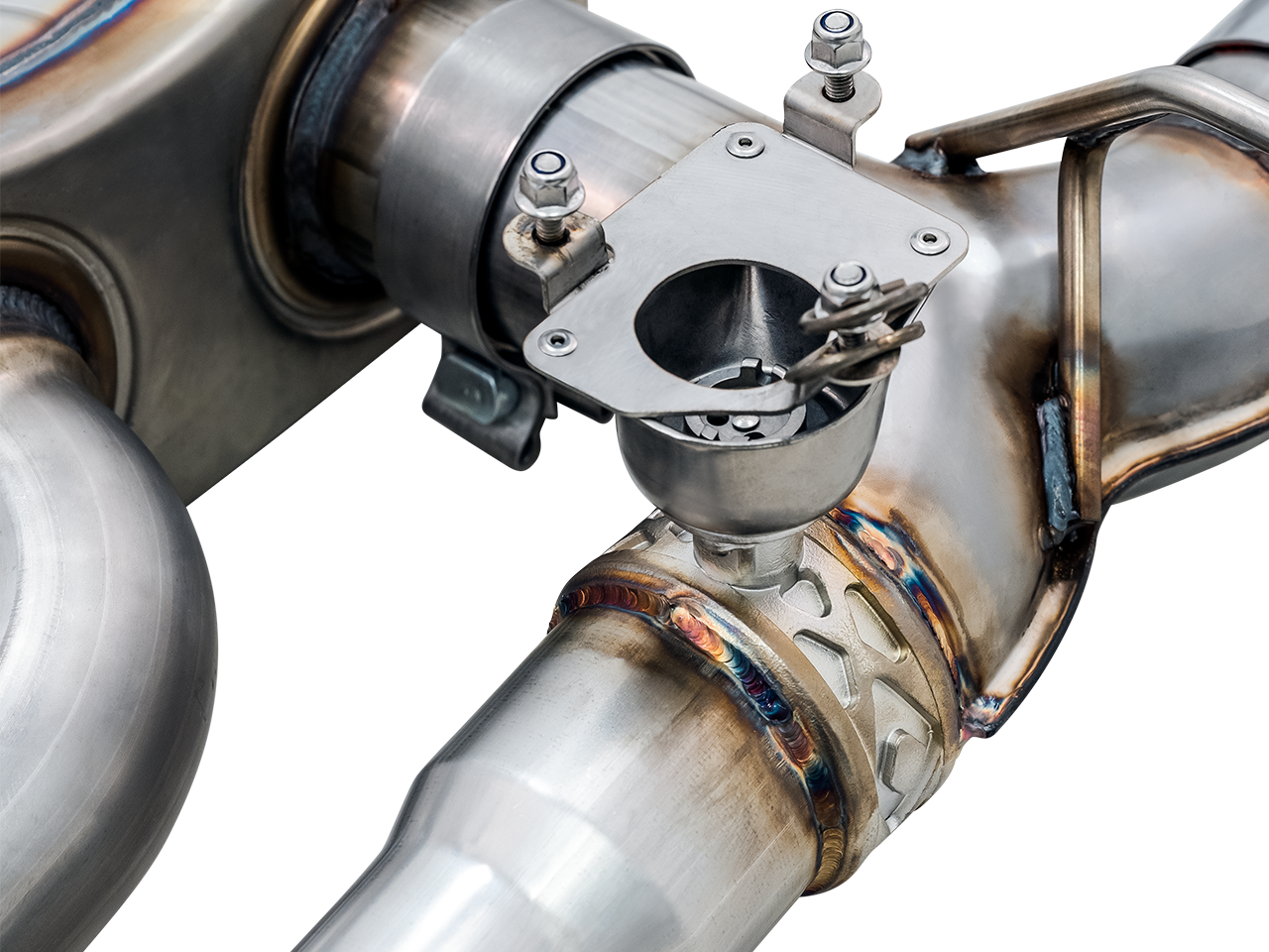 AWE GEN2 EXHAUST SUITE FOR THE BMW F8X M3/M4 – image 4
