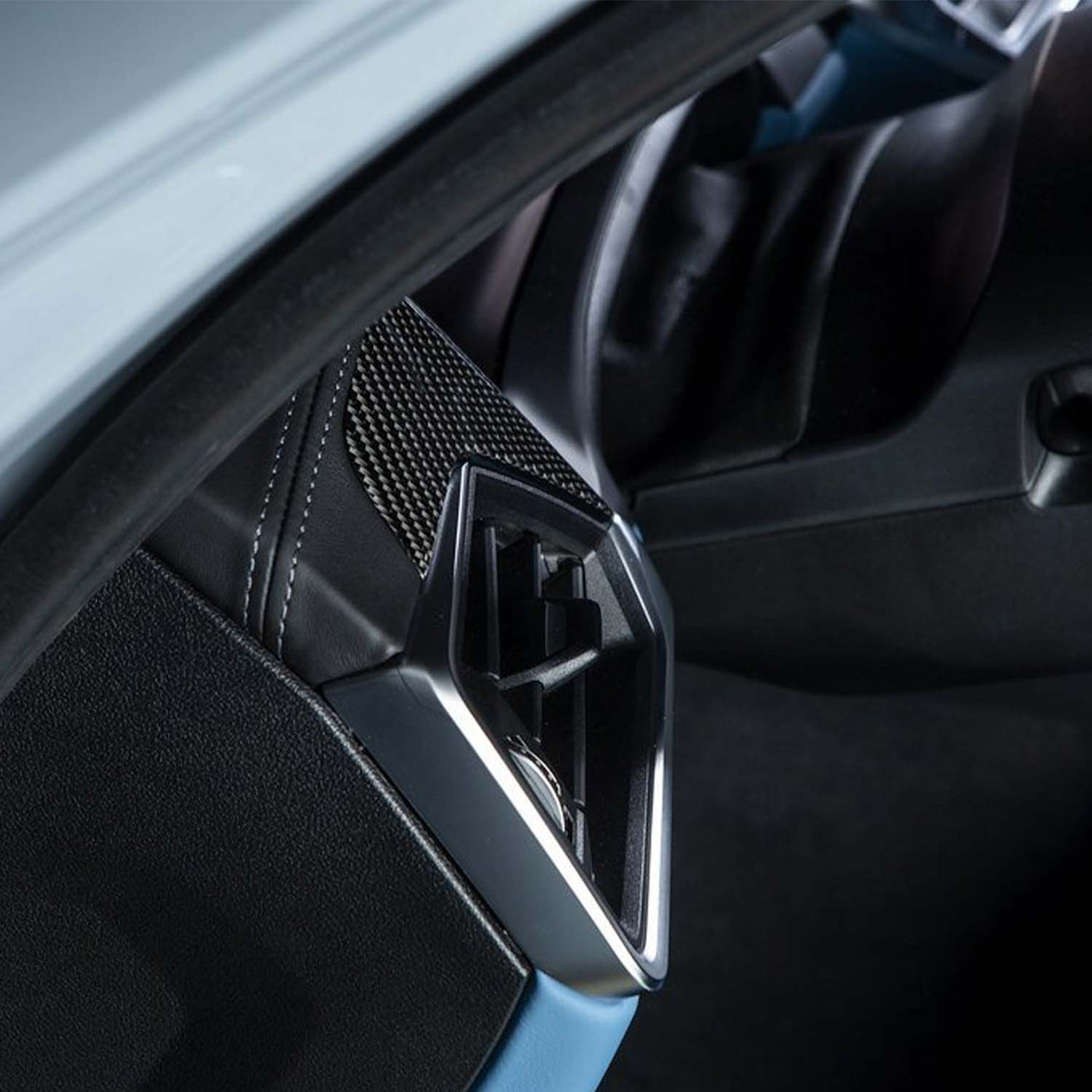 R44 INDIV G8X M3 / M4 CARBON AIR VENT - LHD – image 2