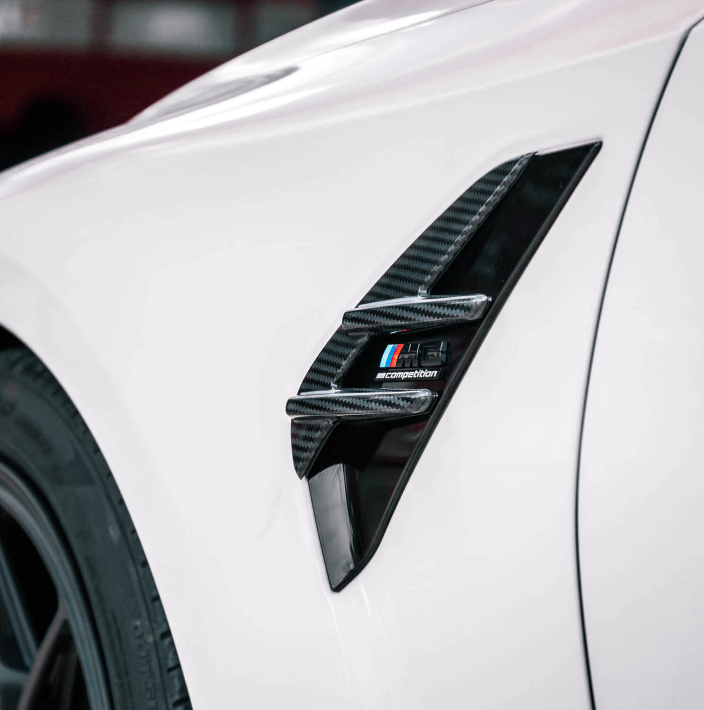 R44 MHC PLUS BMW G80 M3 PRE PREG CARBON FIBRE SIDE FENDER BADGE COVER – image 2