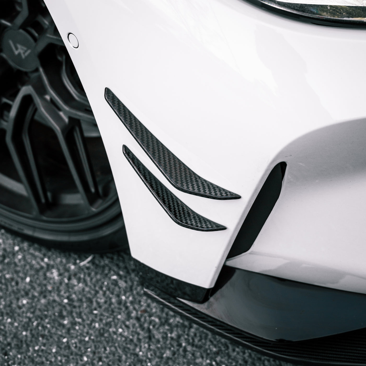 R44 MHC PLUS BMW G8X G80 M3 / G82 M4 PERFORMANCE STYLE CANARDS IN PRE-PREG CARBON FIBRE – image 2