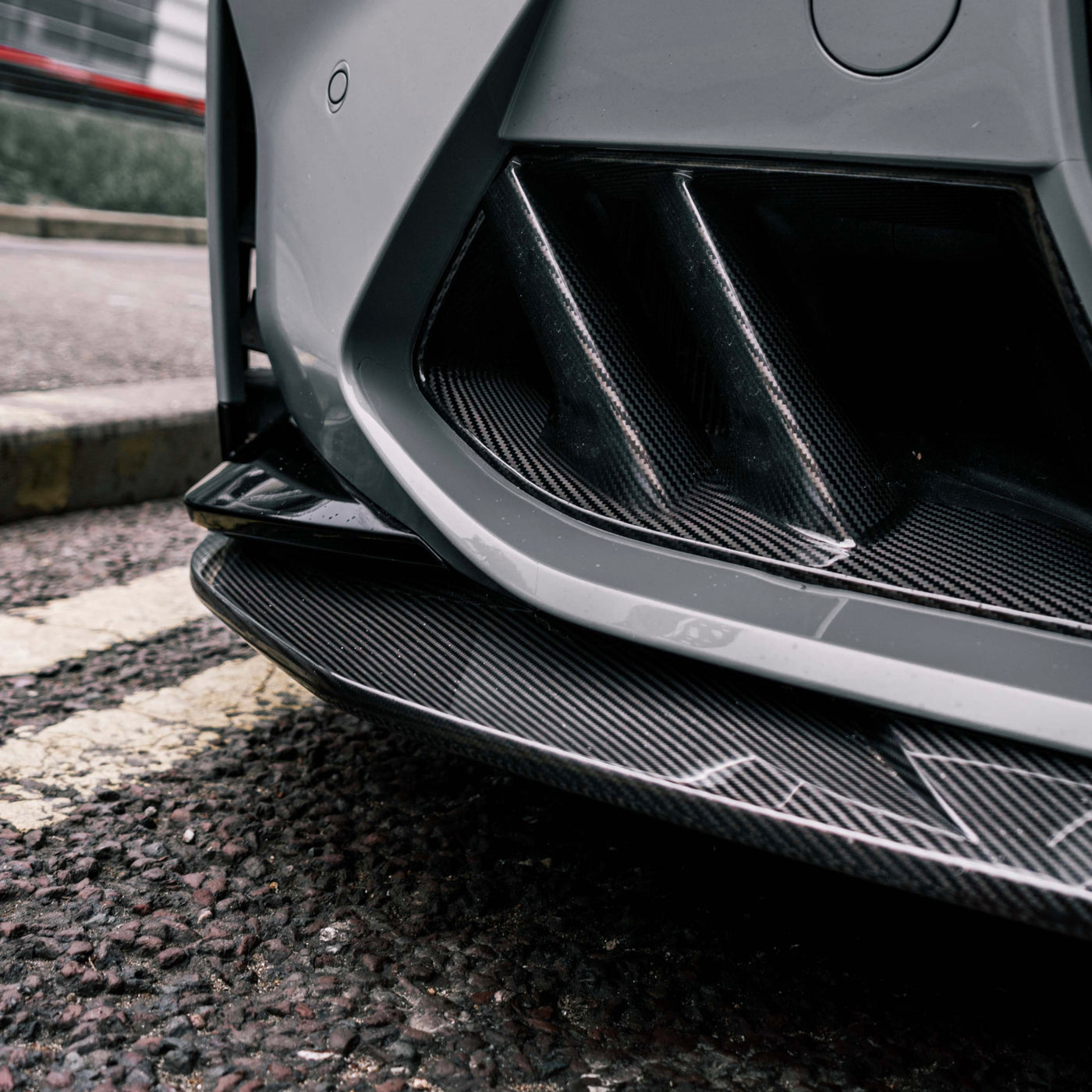 R44 MHC PLUS BMW M3 G80 / M4 G82 TWIN FIN DUCTS IN PRE PREG CARBON FIBRE – image 2