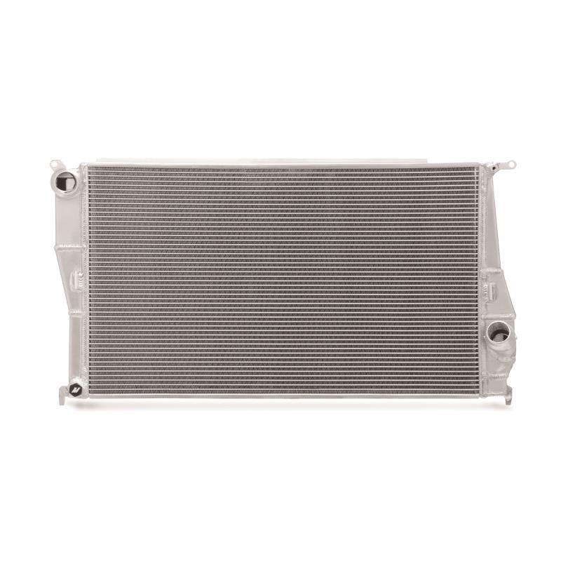 MishiMoto Performance Aluminum Radiator, fits BMW 335i/135i (Manual) 2006–2013 MMRAD-E90-07 – image 3