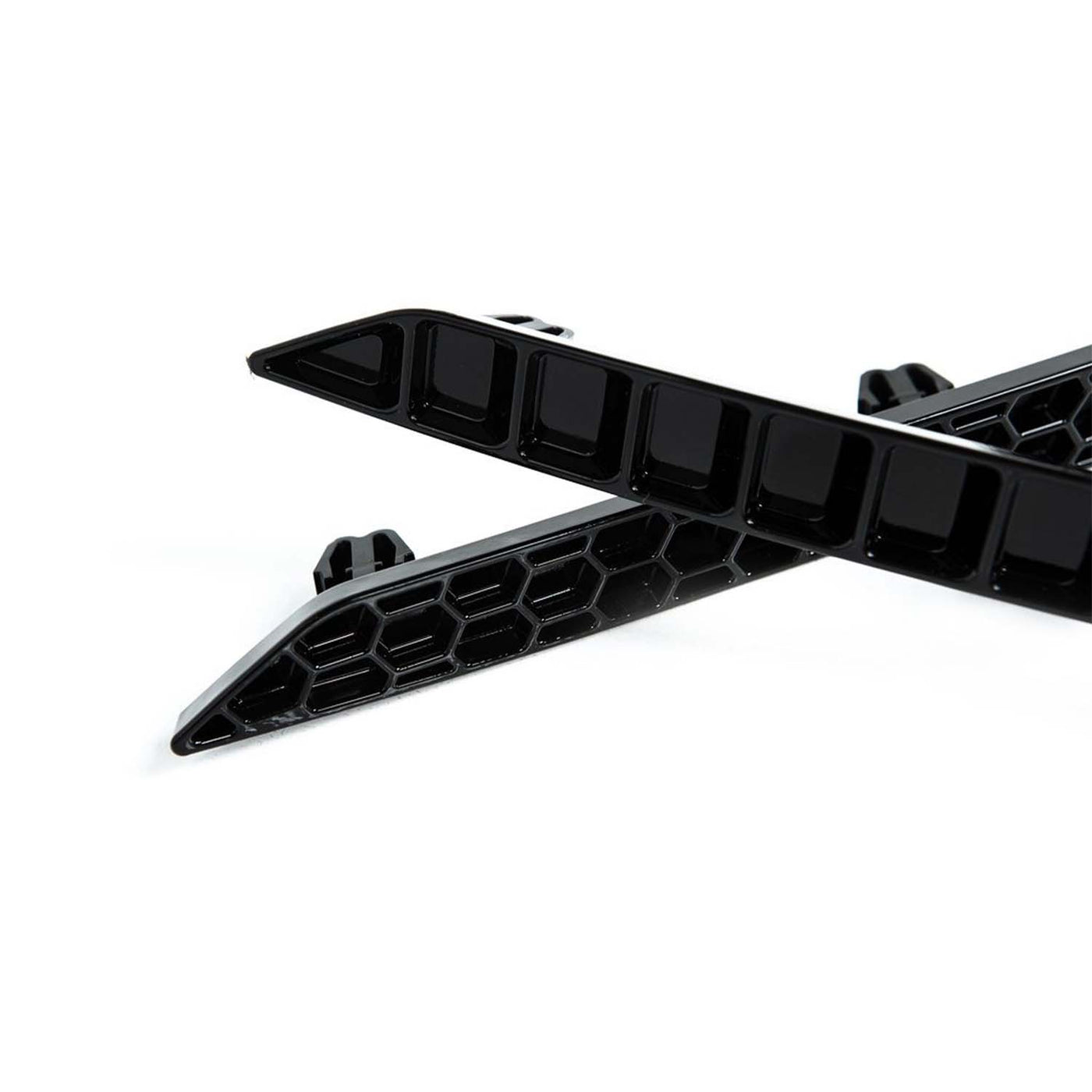 R44 ACEXXON G8X M3 & M4 REAR REFLECTOR INSERTS IN GLOSS BLACK – image 5