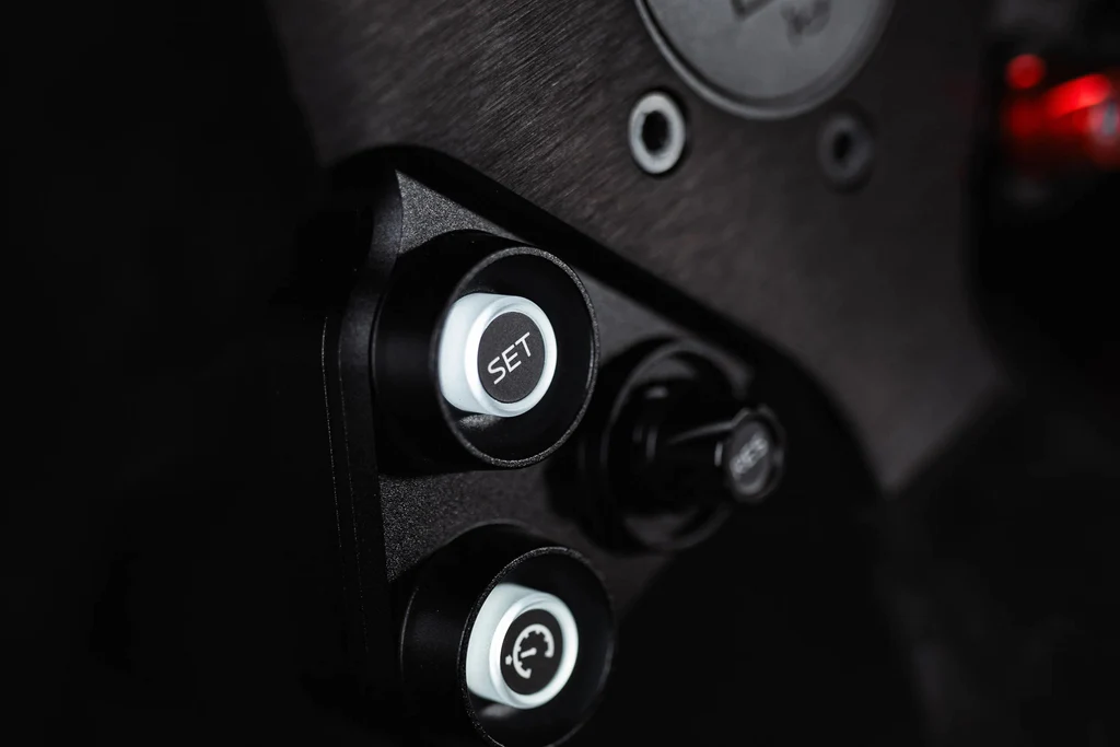MadTrace F-Chassis Racing Steering Wheel System – image 3