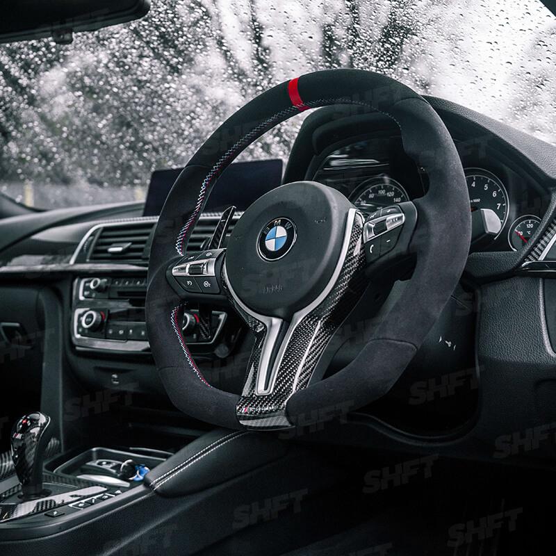 R44 BMW FLAT BOTTOM STEERING WHEEL IN ALCANTARA WITH MOLDED GRIPS AND RED STRIPE – image 2