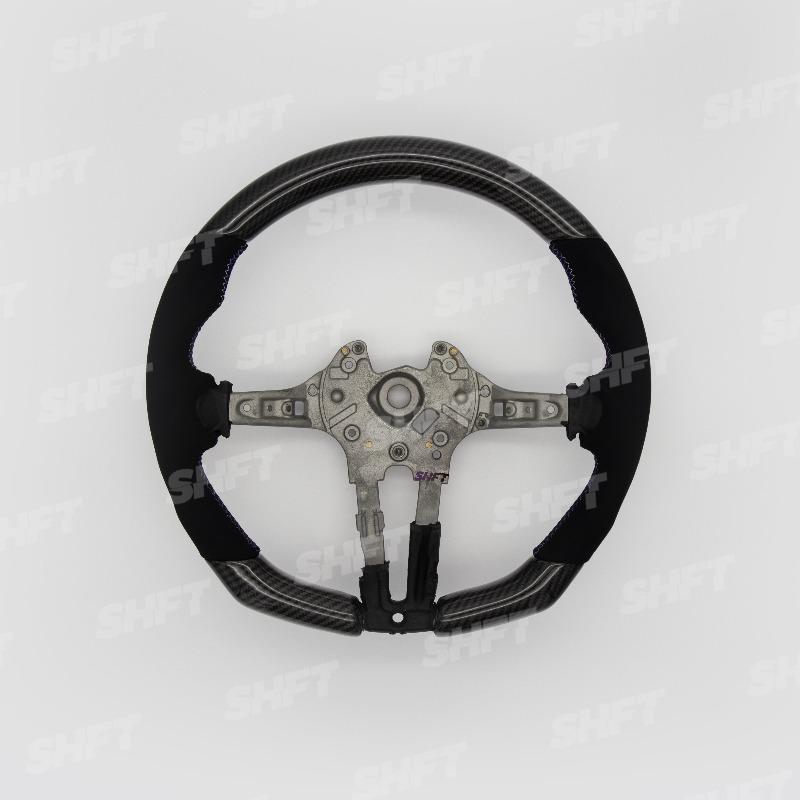 R44 BMW FLAT BOTTOM STEERING WHEEL IN GLOSS CARBON WITH MOLDED ALCANTARA GRIPS – image 6