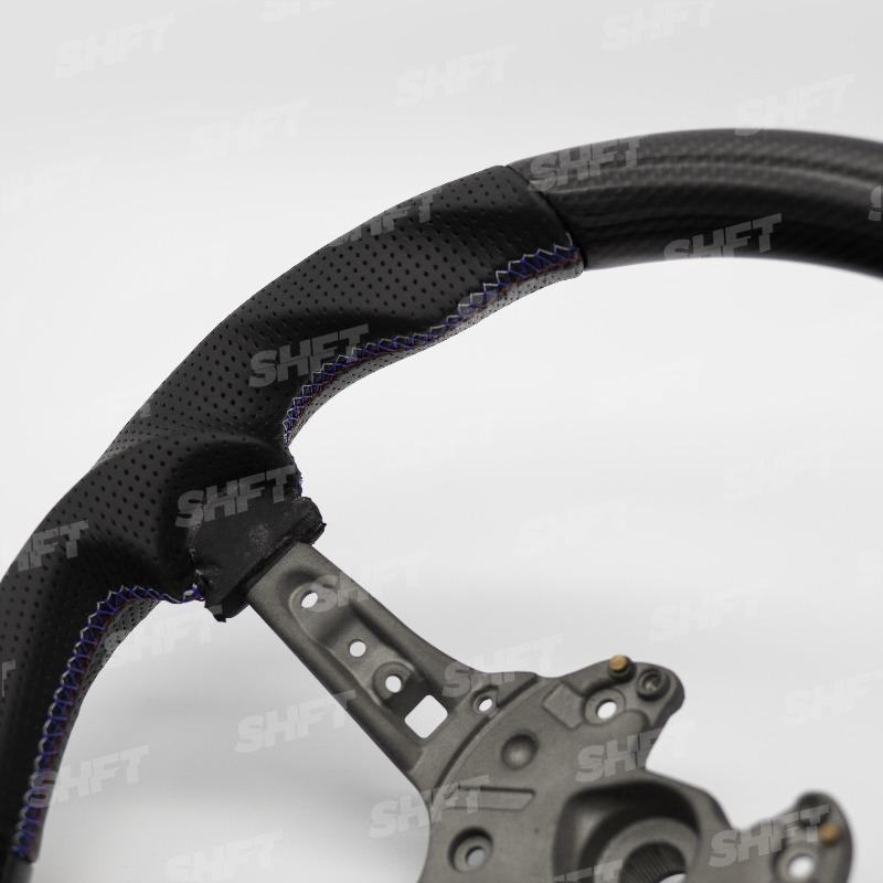 R44 BMW FLAT BOTTOM GLOSS CARBON STEERING WHEEL W/ PERFORATED LEATHER MOLDED GRIPS – image 5