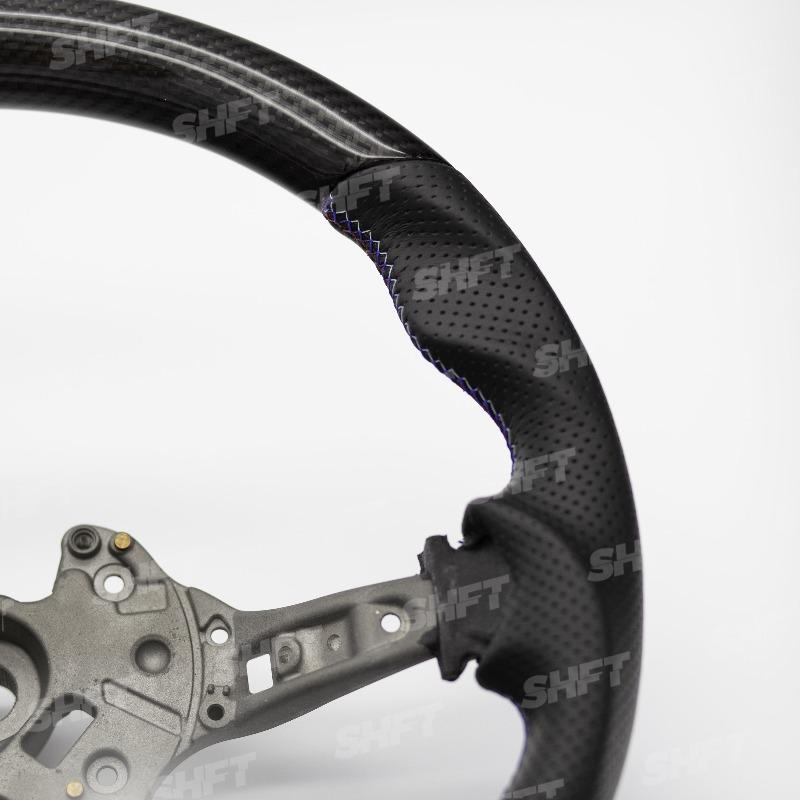 R44 BMW FLAT BOTTOM GLOSS CARBON STEERING WHEEL W/ PERFORATED LEATHER MOLDED GRIPS – image 7